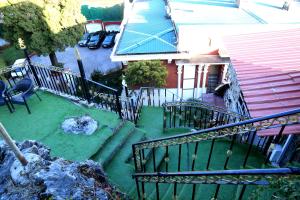 Κήπος έξω από το Comfort Inn Silver Arch Hotel, Mussoorie