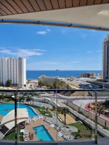 Bazén v ubytovaní Apartament Sunset Waves 67 alebo v jeho blízkosti