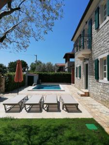 Πισίνα στο ή κοντά στο Villa Nika