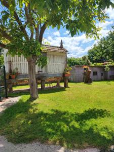 O grădină în afara CarreraHouses Campito