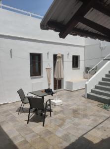 Balkón nebo terasa v ubytování Lindos Alley