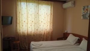 Galeriebild der Unterkunft Семеен хотел НАЦИОНАЛ in Mineralni Bani