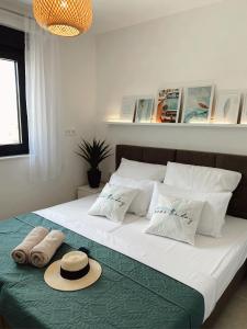 Voodi või voodid majutusasutuse Apartment Agnes with Rooftop Terrace, Grill, Pool and new from 2026 Jucuzzi toas