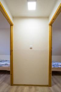 Letto o letti in una camera di Fenix