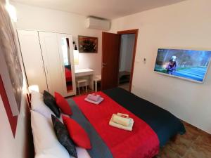 Posteľ alebo postele v izbe v ubytovaní The Forest House Krk 1