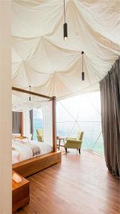 Voodi või voodid majutusasutuse Serene Glamping سيرين toas