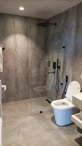 Vannituba majutusasutuses Serene Glamping سيرين
