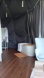 Foto sihtkohas Salalah asuva majutusasutuse Serene Glamping سيرين galeriist