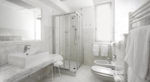 Koupelna v ubytování Hotel Cannero