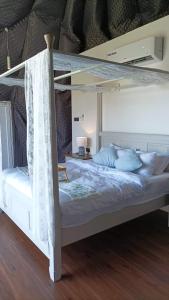 Voodi või voodid majutusasutuse Serene Glamping سيرين toas