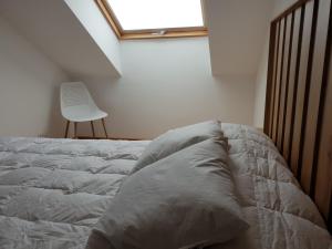 Łóżko lub łóżka w pokoju w obiekcie Vila, 132
