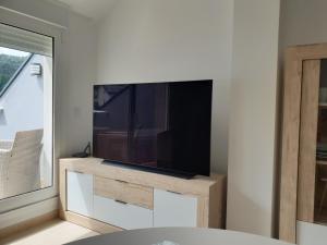 Telewizja i/lub zestaw kina domowego w obiekcie Vila, 132
