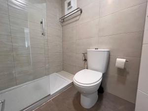 Koupelna v ubytování Apartamento con terraza y vistas al mar - Tree House Salou + 25 fotografií