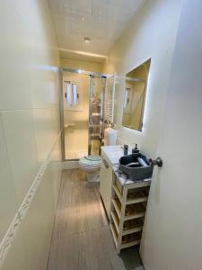 Vonios kambarys apgyvendinimo įstaigoje Beach Apartment Barca 6