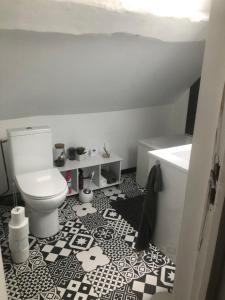 Ένα μπάνιο στο Chambre avec TV au calme