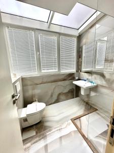 A bathroom at Botabara Del Mar Boutique