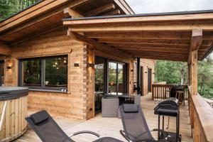Romantikchalet Fuchsbau的阳台或露台