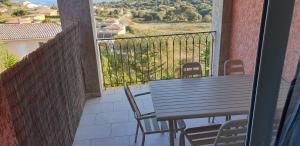 Μπαλκόνι ή βεράντα στο Un air de paradis à Sant'Ambroggio +1 φωτογραφίες