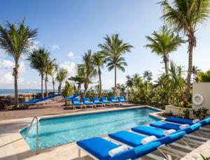 Bazén v ubytování Condado Vanderbilt Hotel nebo v jeho okolí