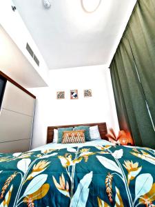 Postel nebo postele na pokoji v ubytování Elegant bedroom with balcony