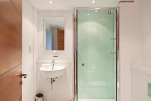 Koupelna v ubytování Blueprint Living Apartments -Turnmill Street