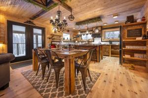 Fotografie z fotogalerie ubytování Chalet Mikua, 6 p. spa, billard, Forêt & Nature v destinaci La Malbaie