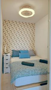 Katil atau katil-katil dalam bilik di Serenity ocean view apartment