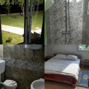 duas imagens de um quarto com um chuveiro e uma cama em Apartman Vrbas em Jajce