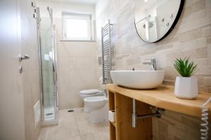 A bathroom at Palazzo Archeo