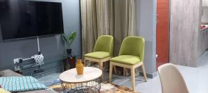 Μια τηλεόραση ή/και κέντρο ψυχαγωγίας στο Zachi Apartments