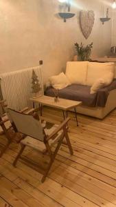 Un lugar para sentarse en Place of charm and tranquility HUT7558