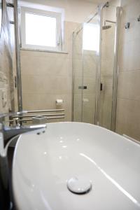 A bathroom at Palazzo Archeo