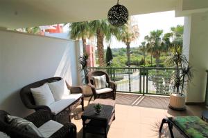 Balkon lub taras w obiekcie New view Sotogrande Marina - Jungla del Loro