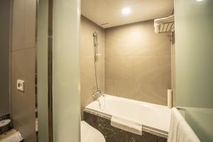 J One Hotel Cheongju的一间浴室