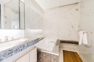 J One Hotel Cheongju的一间浴室