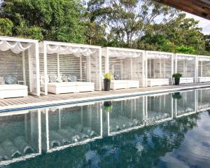 Piscina di Elements Of Byron o nelle vicinanze