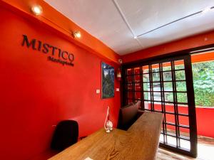 TV a/nebo společenská místnost v ubytování Mistico Machupicchu Eco B&B + 25 fotografií
