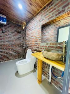 Cơmlam Eco House tesisinde bir banyo