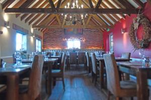 Restorāns vai citas vietas, kur ieturēt maltīti, naktsmītnē The Falcon At Hatton
