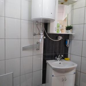 Ένα μπάνιο στο Apartman Sasa