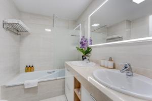 Kúpeľňa v ubytovaní Luxury Holiday House Tenerife