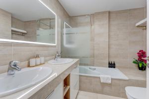 Kúpeľňa v ubytovaní Luxury Holiday House Tenerife