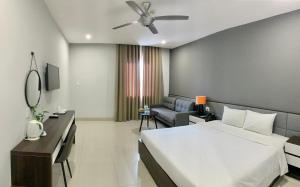 Televiisor ja/või meelelahutuskeskus majutusasutuses My Khe 2 Da Nang Seafront Hotel