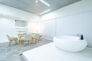 Posezení v ubytování Randor Hotel Hiroshima Prestige
