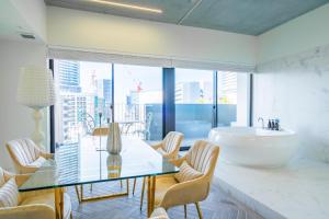 Posezení v ubytování Randor Hotel Hiroshima Prestige