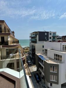 A general sea view or a sea view taken from az apartmanhoteleket