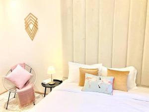 Postel nebo postele na pokoji v ubytování NEW! Ultimate Luxury Samana Signature Living Dubai