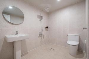 Baðherbergi á Aank Hotel Daejeon Yongjeon 2nd