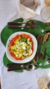 Eten bij of ergens in de buurt van de luxe tent

