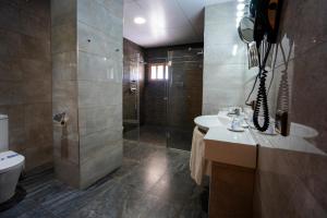 Ένα μπάνιο στο Los Barruecos - BGA HOTELES